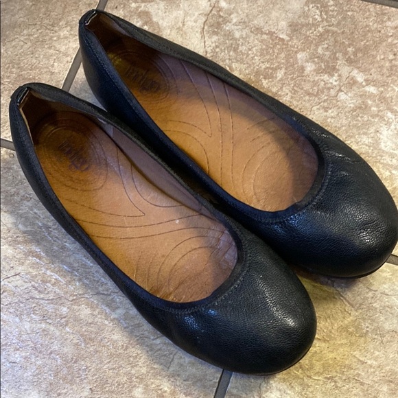 Indigo Classic Black Leather Ballet Flats - Picture 1 of 12